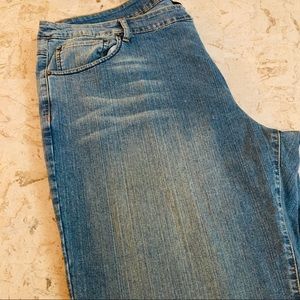 Venezia Lane Bryant Crop 25 1/2”Jeans Blue Denim 98% cotton 2% spandex Size 26